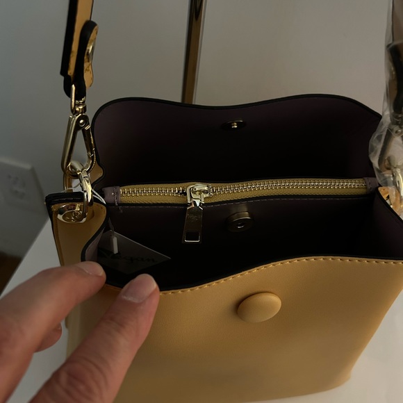 Hip shoulder bag with bonus coin wallet - Picture 6 of 9